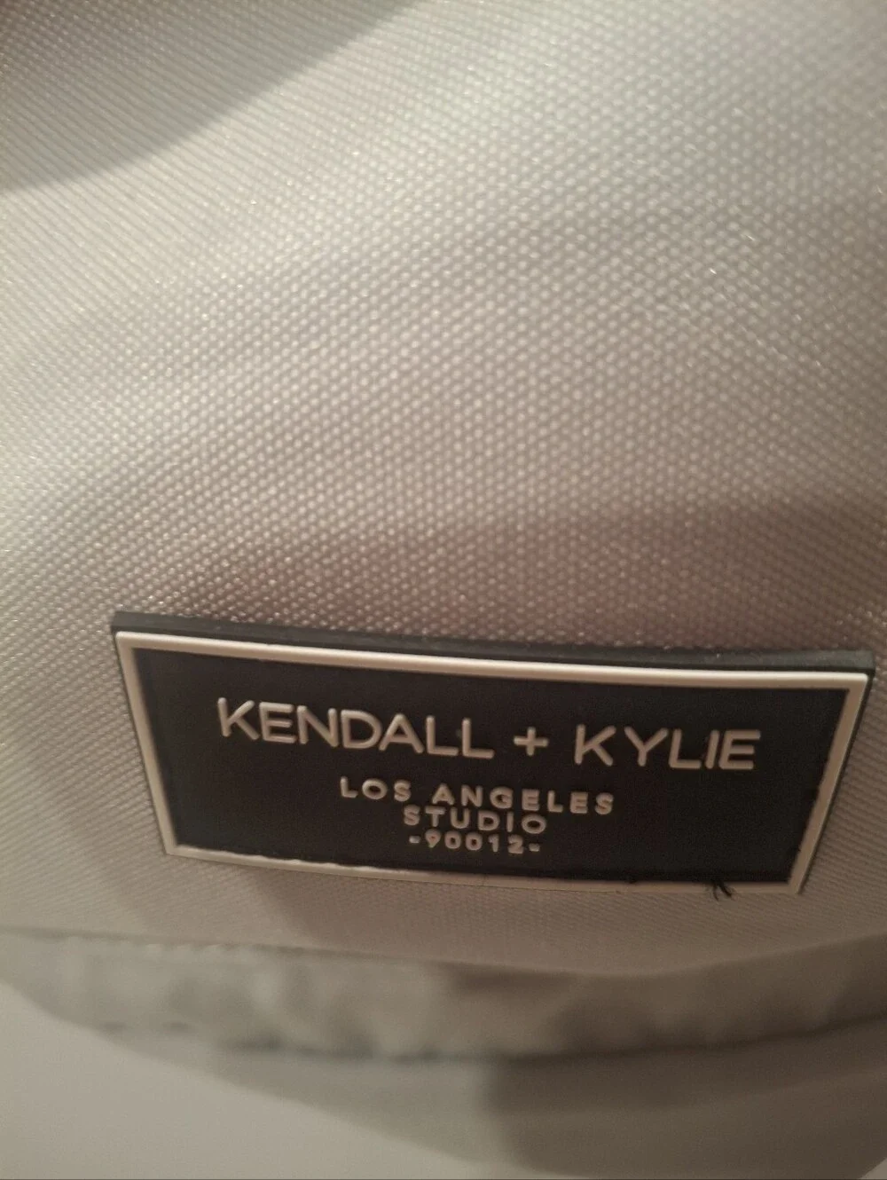 Kendall & Kylie minimal off